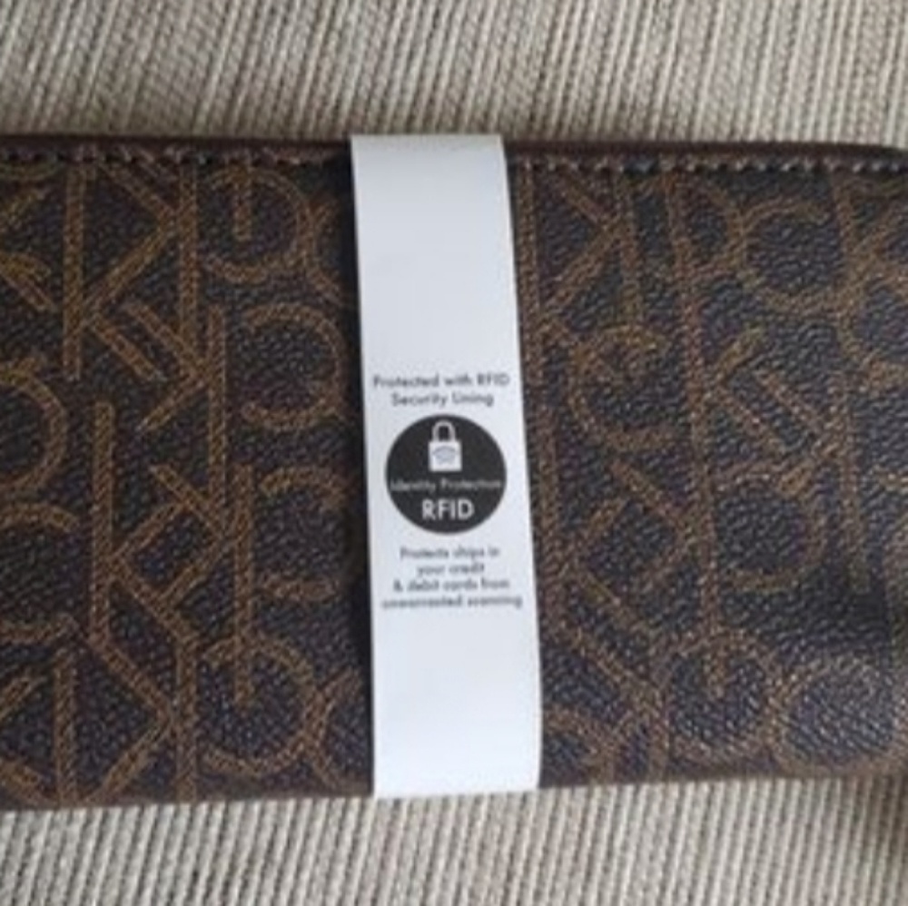 Calvin Klein wallet!!!!